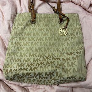 Michael kors purse.